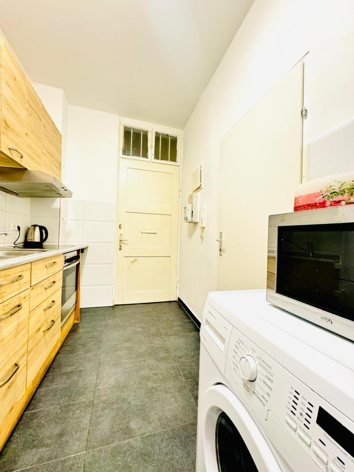 Amazing 2Br Apartment Near Praterstern Βιέννη Εξωτερικό φωτογραφία